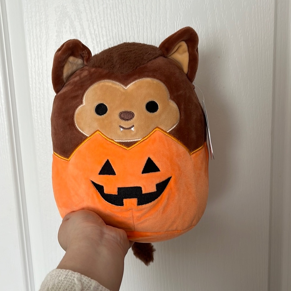 Wade the Werewolf in Pumpkin 8” Squishmallow